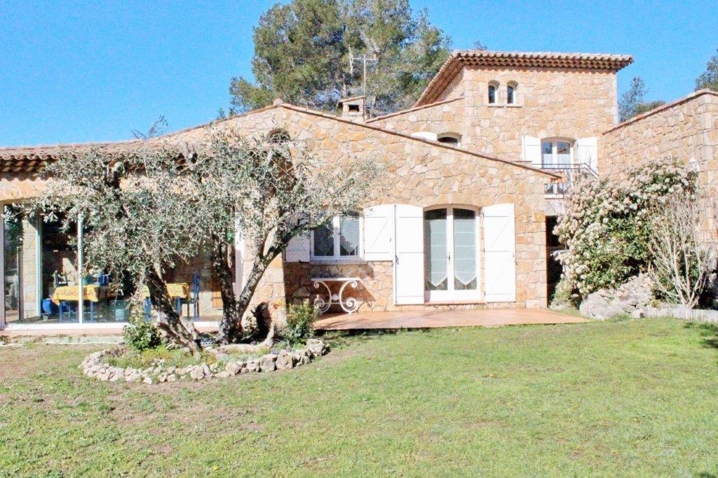 Bastide De L'Ovalie Gites Bagnols-en-Forêt Exterior foto