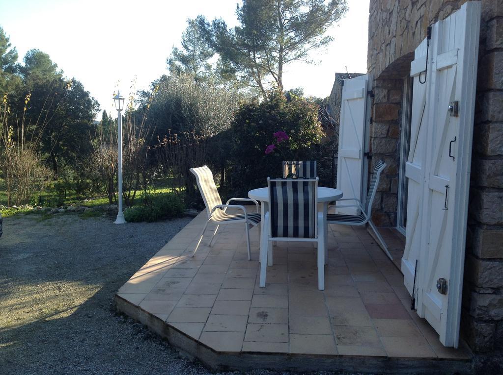 Bastide De L'Ovalie Gites Bagnols-en-Forêt Quarto foto